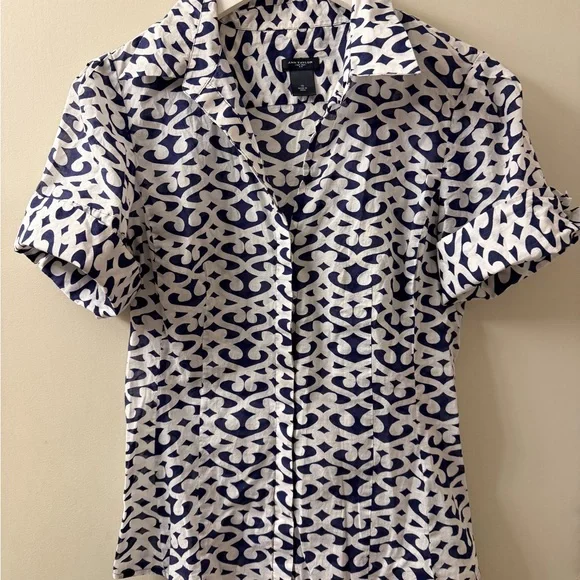 Ann Taylor Navy Blue and White Button Front Short Sleeve Top Size 10 - Picture 8 of 8